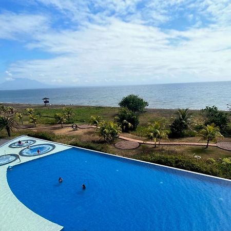 Seafront Residences Vacation Getaway San Juan  Eksteriør billede