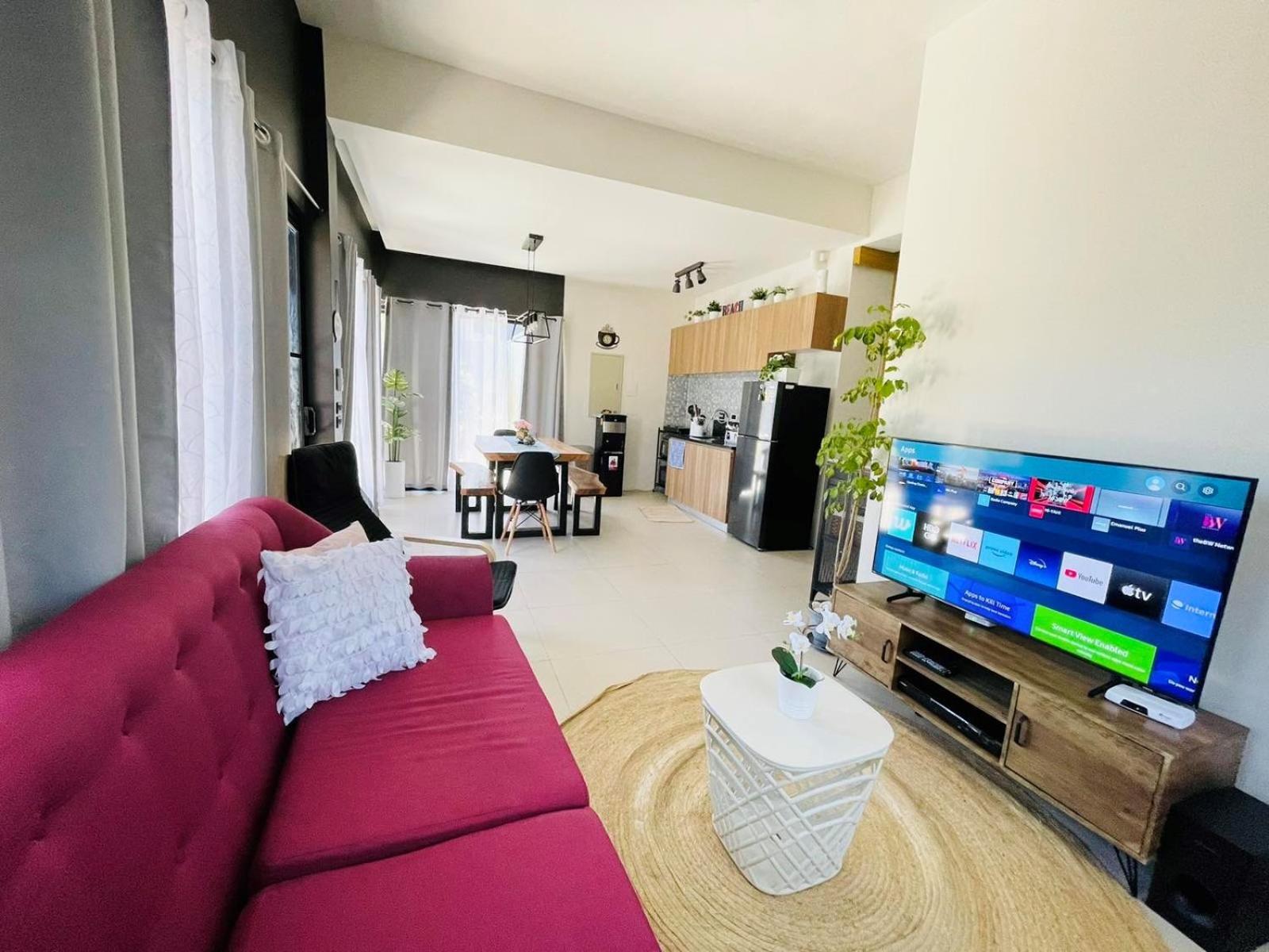 Seafront Residences Vacation Getaway San Juan  Eksteriør billede
