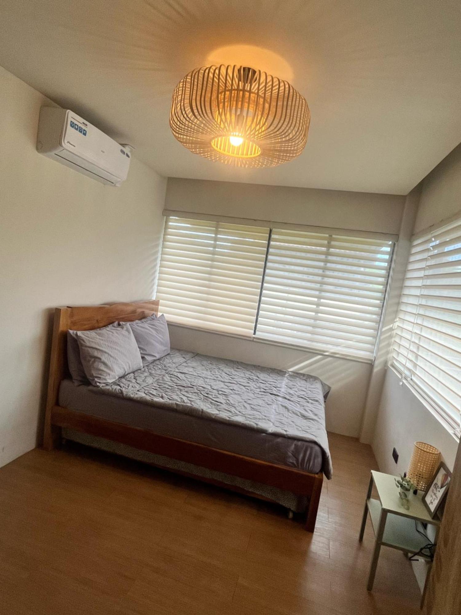 Seafront Residences Vacation Getaway San Juan  Eksteriør billede